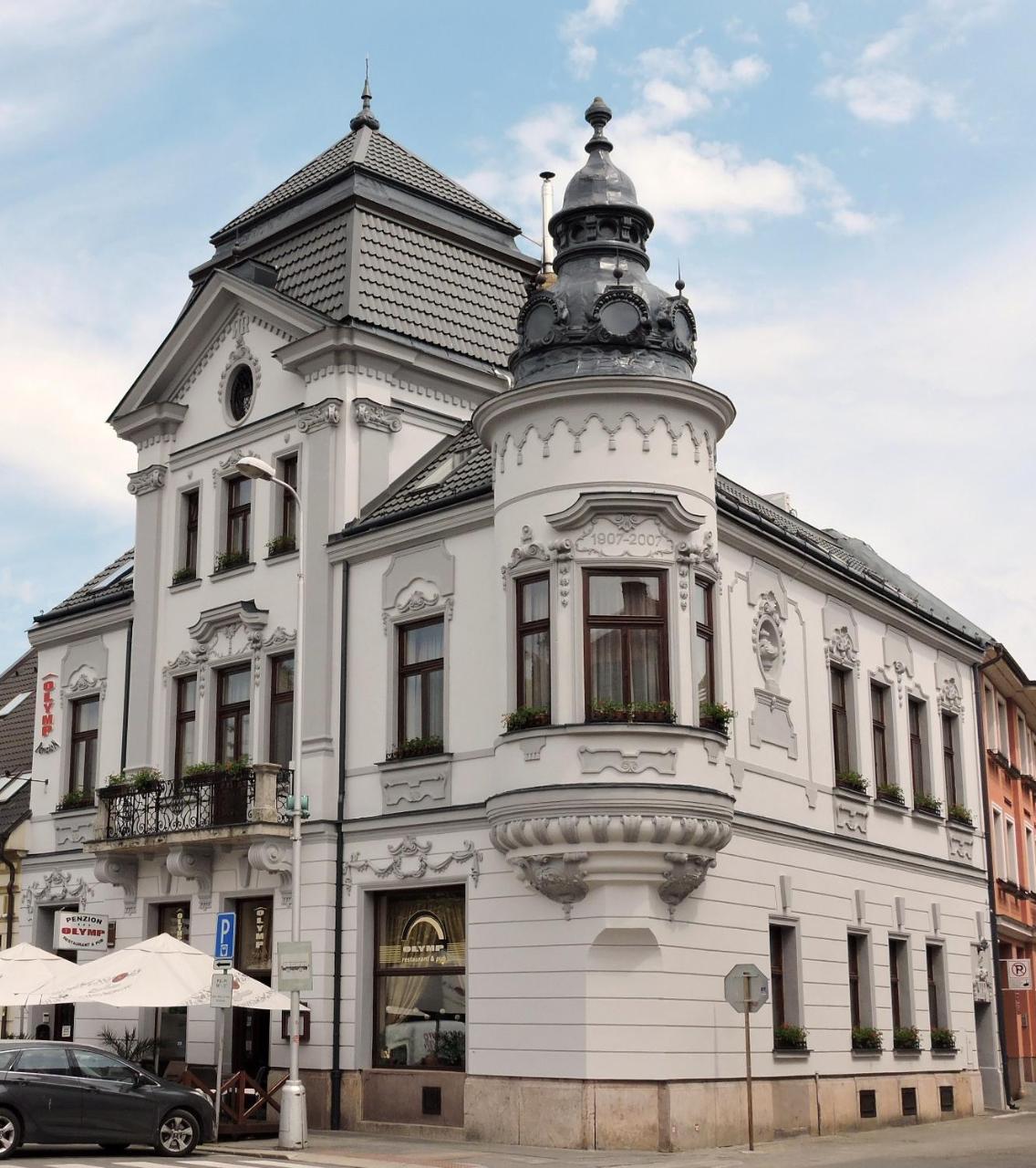 Olymp Penzion Комарно Экстерьер фото